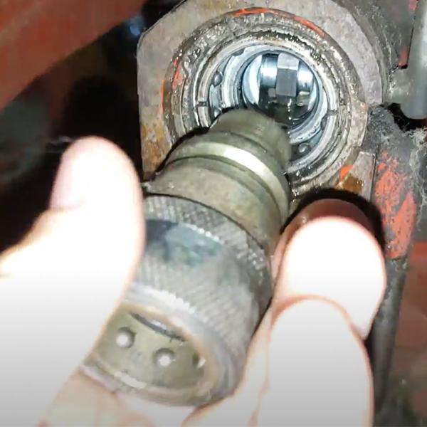 Attach Pioneer Implement to International 1086